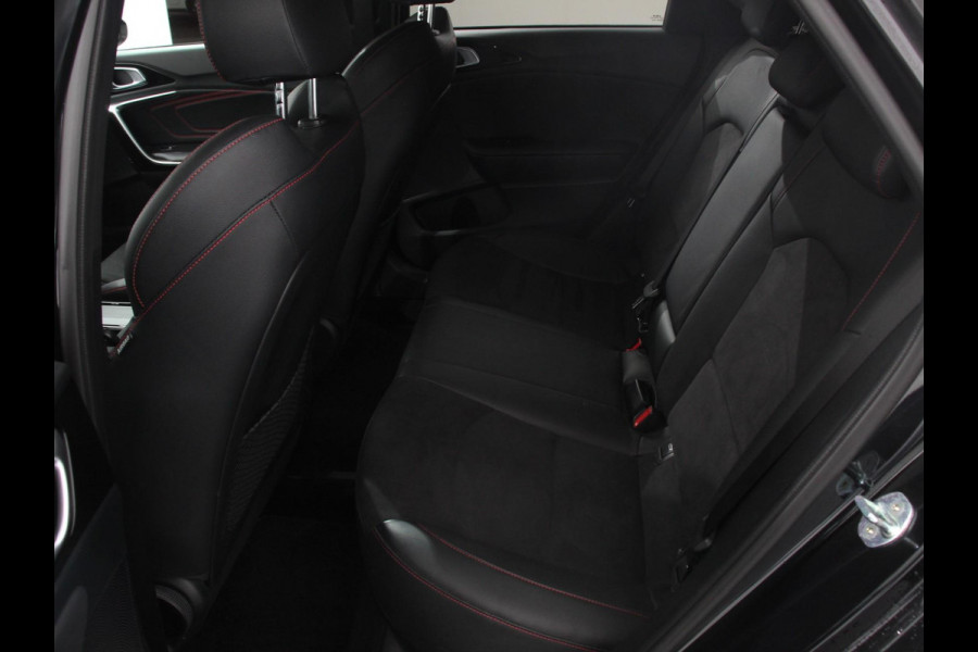 Kia ProCeed 1.6 T-GDi 204pk Automaat GT Navigatie Apple Carplay/Android Auto Parkeersensoren Camera Adaptive Cruise Control Stoel- en stuurverwarming Elektrische achterklep Keyless Entry/Start Ledverlichting Virtual Cockpit