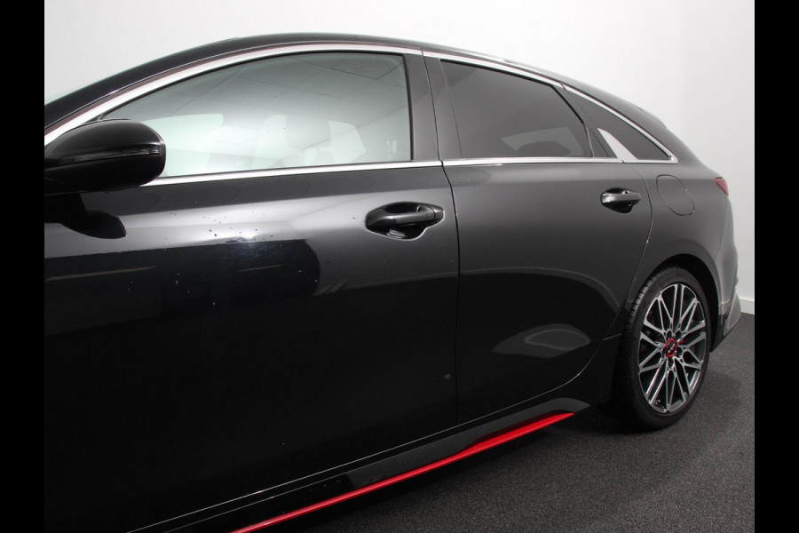 Kia ProCeed 1.6 T-GDi 204pk Automaat GT Navigatie Apple Carplay/Android Auto Parkeersensoren Camera Adaptive Cruise Control Stoel- en stuurverwarming Elektrische achterklep Keyless Entry/Start Ledverlichting Virtual Cockpit