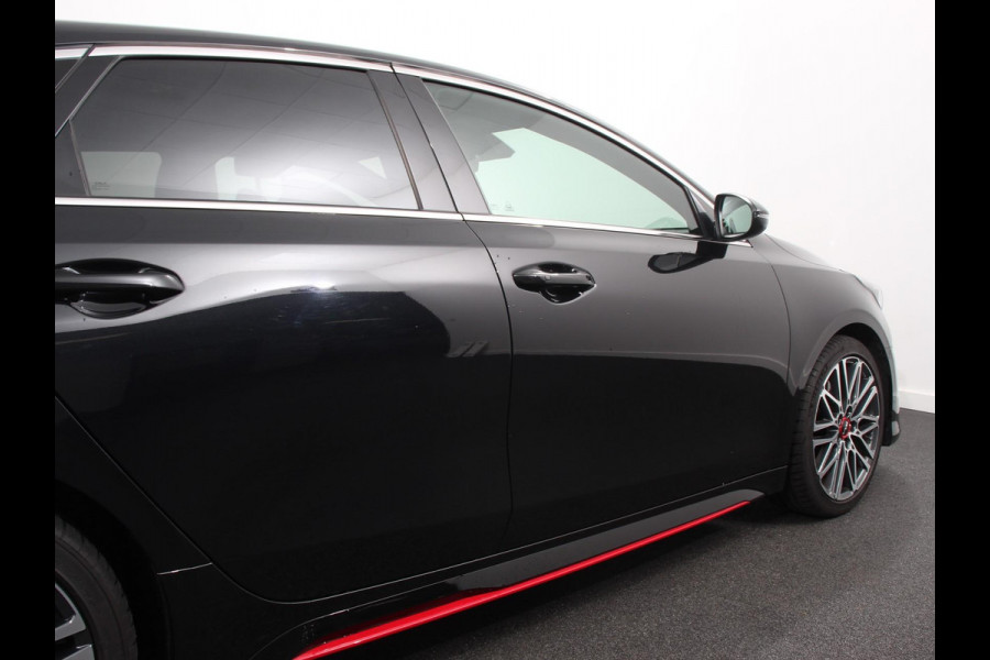 Kia ProCeed 1.6 T-GDi 204pk Automaat GT Navigatie Apple Carplay/Android Auto Parkeersensoren Camera Adaptive Cruise Control Stoel- en stuurverwarming Elektrische achterklep Keyless Entry/Start Ledverlichting Virtual Cockpit