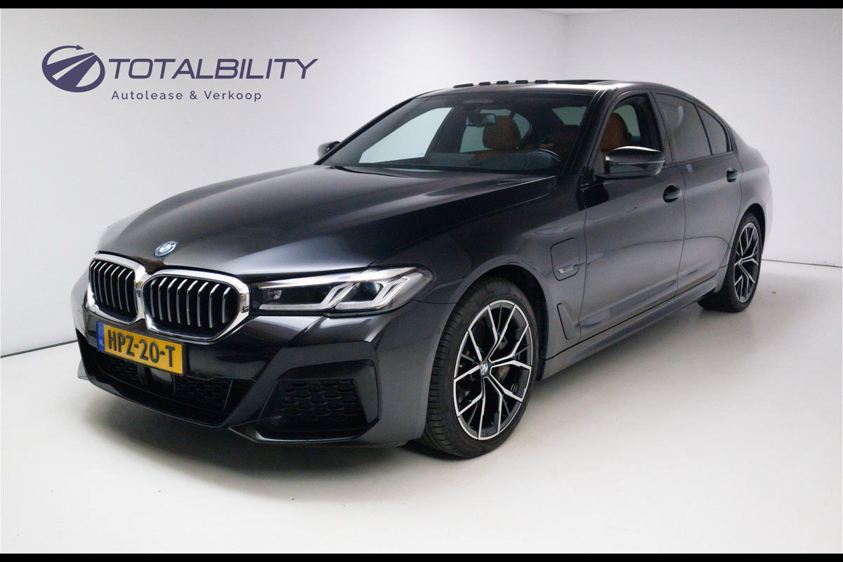 BMW 5 Serie 545e xDrive High Executive M-sport | Pano | Trekhaak elec. | Volledig leder 360 Camera, Stoel- en stuurverwarming BMW 5 Serie 545e xDrive High Executive M-sport | Pano | Trekhaak elec. | Volledig leder 360 Camera, Stoel- en stuurverwarming