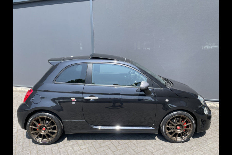 Abarth 500 1.4 T-Jet 595 70th Anniversary Airco - Parkeersensoren achter - Sportstoelen - Schuif/ kanteldak - Multifunctioneel stuurwiel -  licht metalen velgen - Mistlampen
