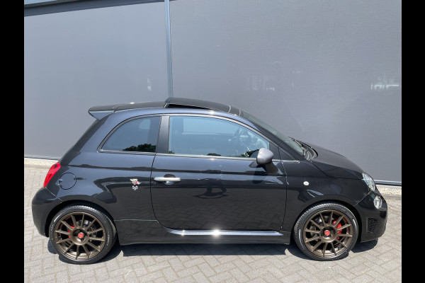 Abarth 500 1.4 T-Jet 595 70th Anniversary Airco - Parkeersensoren achter - Sportstoelen - Schuif/ kanteldak - Multifunctioneel stuurwiel -  licht metalen velgen - Mistlampen