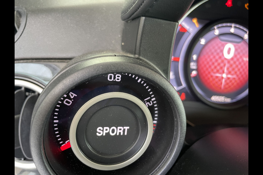 Abarth 500 1.4 T-Jet 595 70th Anniversary Airco - Parkeersensoren achter - Sportstoelen - Schuif/ kanteldak - Multifunctioneel stuurwiel -  licht metalen velgen - Mistlampen