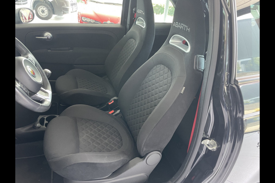 Abarth 500 1.4 T-Jet 595 70th Anniversary Airco - Parkeersensoren achter - Sportstoelen - Schuif/ kanteldak - Multifunctioneel stuurwiel -  licht metalen velgen - Mistlampen