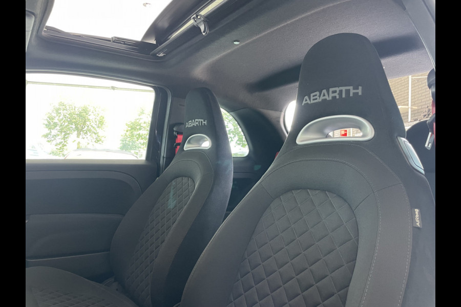 Abarth 500 1.4 T-Jet 595 70th Anniversary Airco - Parkeersensoren achter - Sportstoelen - Schuif/ kanteldak - Multifunctioneel stuurwiel -  licht metalen velgen - Mistlampen