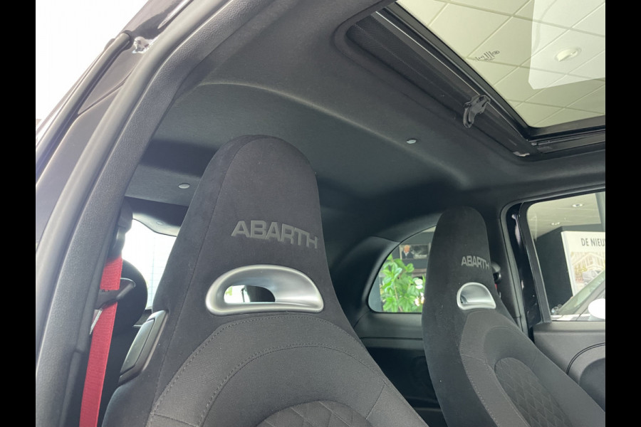 Abarth 500 1.4 T-Jet 595 70th Anniversary Airco - Parkeersensoren achter - Sportstoelen - Schuif/ kanteldak - Multifunctioneel stuurwiel -  licht metalen velgen - Mistlampen