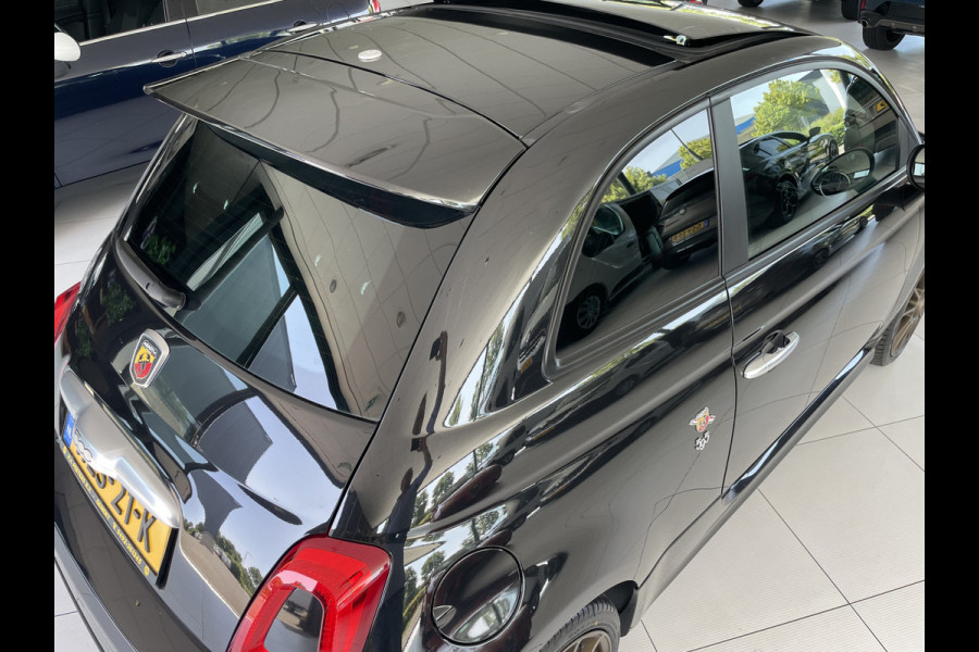 Abarth 500 1.4 T-Jet 595 70th Anniversary Airco - Parkeersensoren achter - Sportstoelen - Schuif/ kanteldak - Multifunctioneel stuurwiel -  licht metalen velgen - Mistlampen