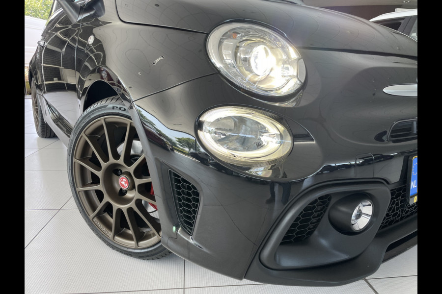 Abarth 500 1.4 T-Jet 595 70th Anniversary Airco - Parkeersensoren achter - Sportstoelen - Schuif/ kanteldak - Multifunctioneel stuurwiel -  licht metalen velgen - Mistlampen