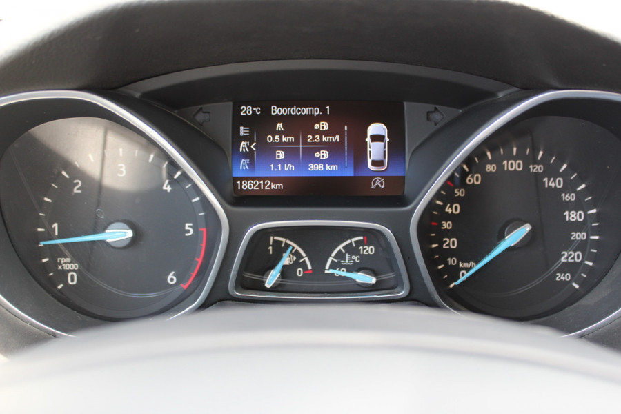 Ford FOCUS Wagon 1.5 TDCI Titanium Winter Pack, Cruise Control, Climate Control, Camera