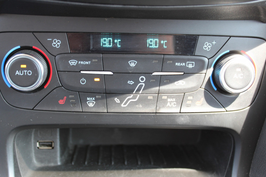 Ford FOCUS Wagon 1.5 TDCI Titanium Winter Pack, Cruise Control, Climate Control, Camera