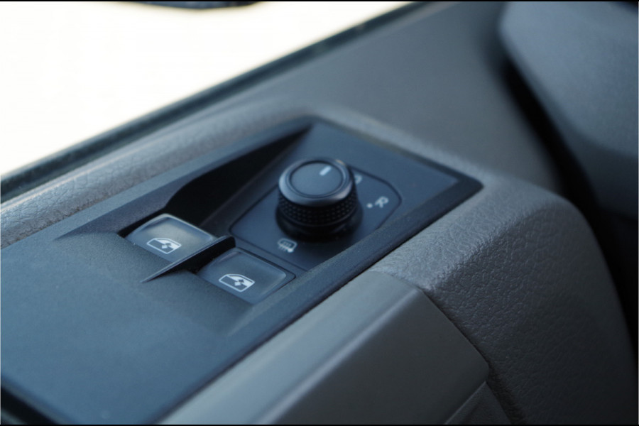 Volkswagen Crafter 30 2.0 TDI L3H2 Highline > 177pk/Dubbele schuifdeur/automaat/camera/comfort stoel...