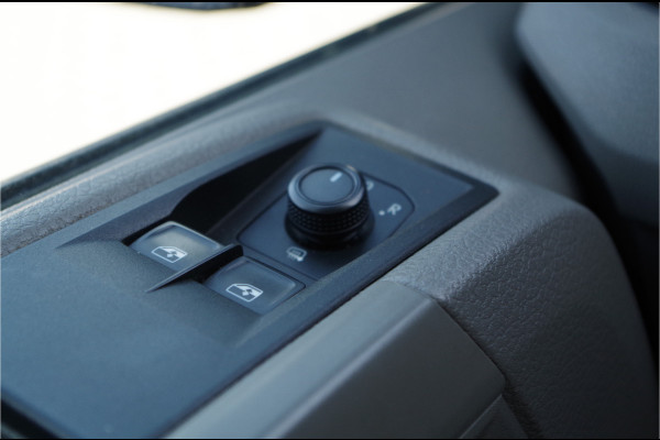 Volkswagen Crafter 30 2.0 TDI L3H2 Highline > 177pk/Dubbele schuifdeur/automaat/camera/comfort stoel...
