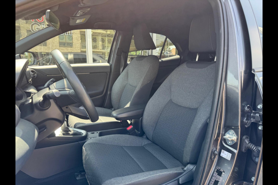 Toyota Yaris Cross 1.5 Hybrid Dynamic Plus | Smart connect, Stoel + Stuurverwarming, Keyless, Parkeercamera, DAB, LED