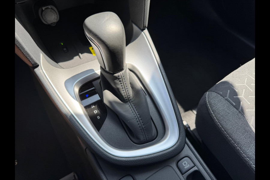 Toyota Yaris Cross 1.5 Hybrid Dynamic Plus | Smart connect, Stoel + Stuurverwarming, Keyless, Parkeercamera, DAB, LED