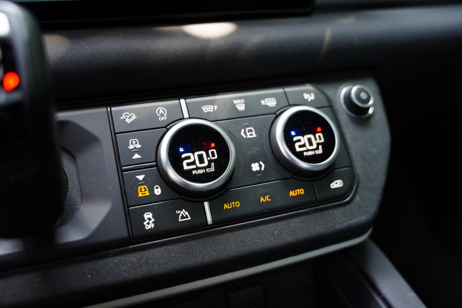 Land Rover Defender 90 P300 X-Dynamic HSE