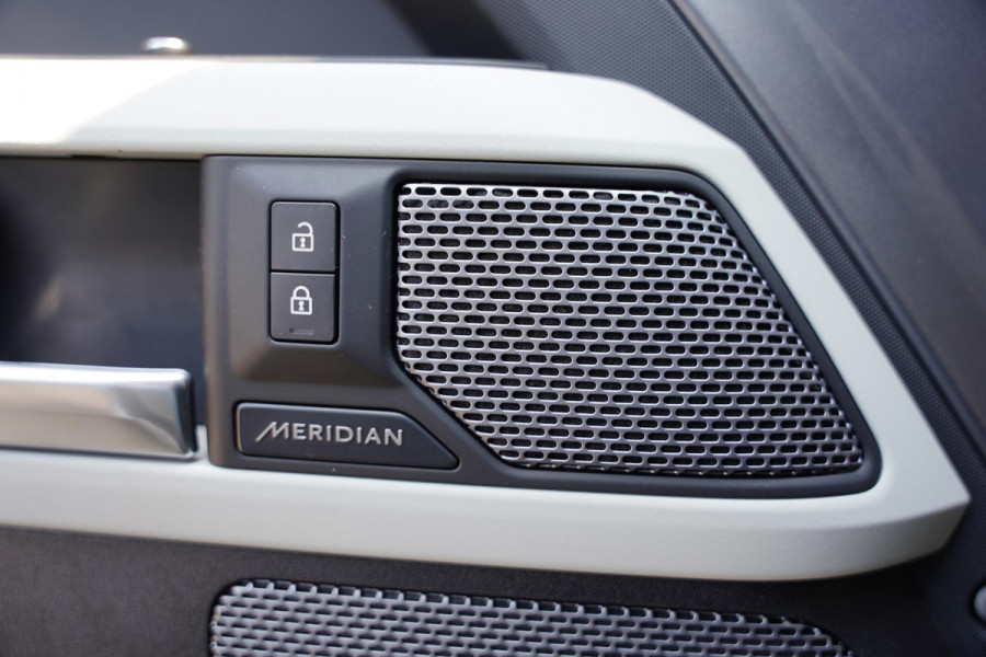 Land Rover Defender 90 P300 X-Dynamic HSE