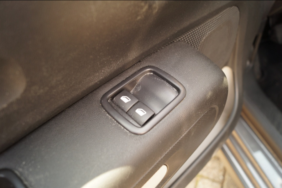 Citroën C3 1.2 PureTech Feel Edition -NAVI-ECC-PDC-