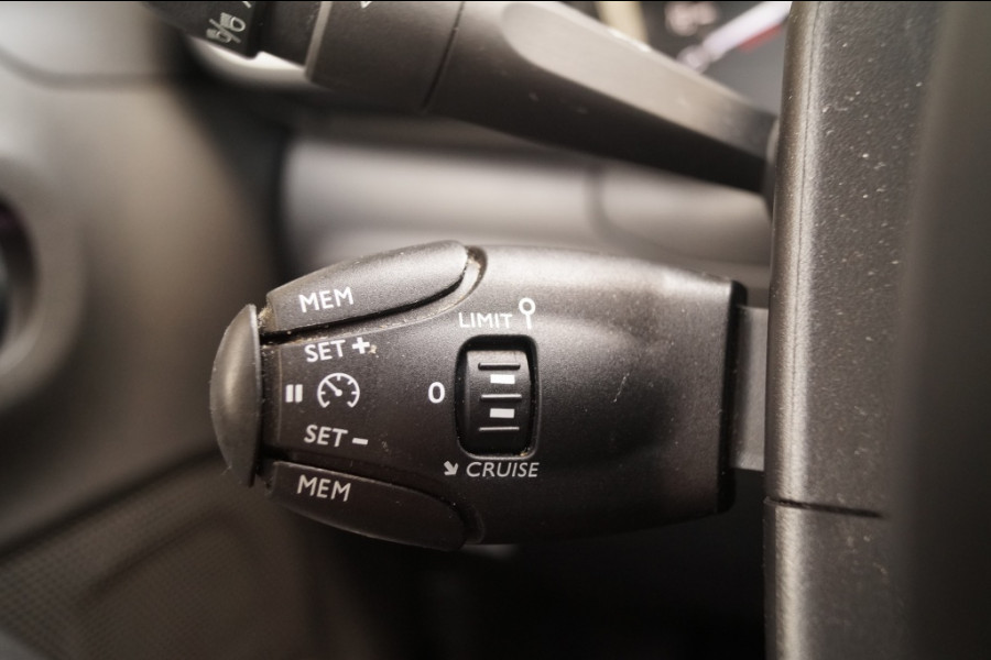 Citroën C3 1.2 PureTech Feel Edition -NAVI-ECC-PDC-