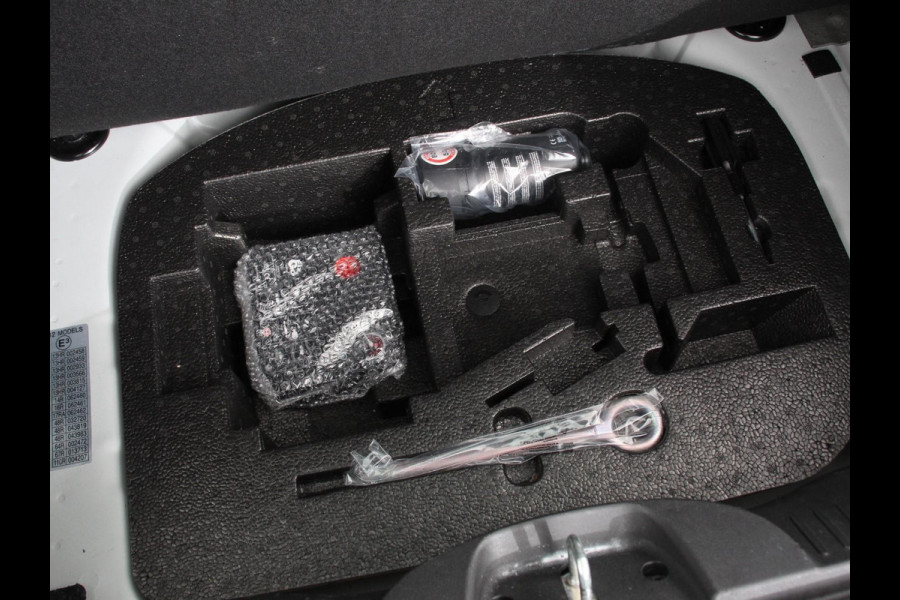 Fiat 500 1.0 Hybrid Sport Climate control Cruise control Lichtmetalen velgen Groot scherm Sportstoelen