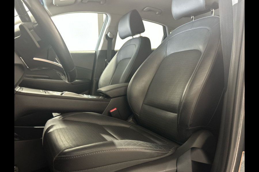 Hyundai Kona EV Premium 64 kWh | Warmtepomp | Verwarmde en geventileerde stoelen