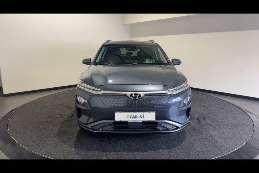 Hyundai Kona EV Premium 64 kWh | Warmtepomp | Verwarmde en geventileerde stoelen
