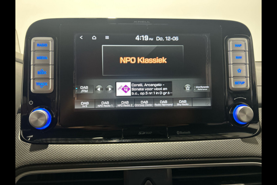 Hyundai Kona EV Premium 64 kWh | Warmtepomp | Verwarmde en geventileerde stoelen