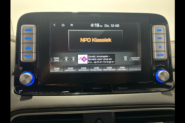 Hyundai Kona EV Premium 64 kWh | Warmtepomp | Verwarmde en geventileerde stoelen