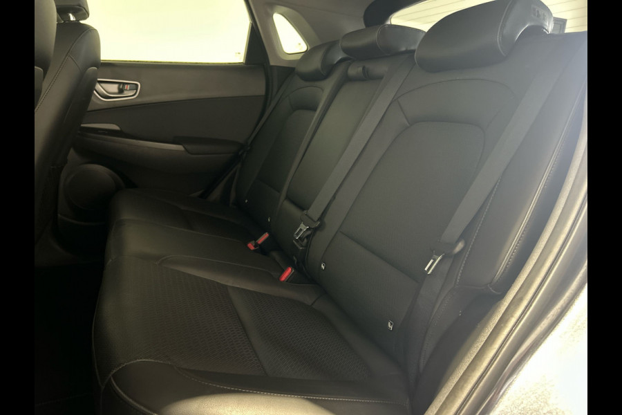 Hyundai Kona EV Premium 64 kWh | Warmtepomp | Verwarmde en geventileerde stoelen