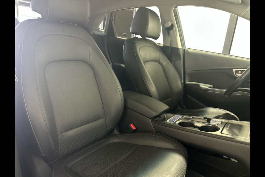 Hyundai Kona EV Premium 64 kWh | Warmtepomp | Verwarmde en geventileerde stoelen