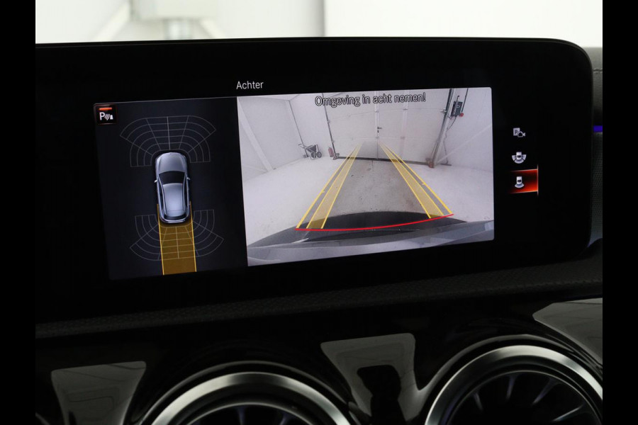 Mercedes-Benz A-Klasse 250 e AMG Line | Widescreen | Camera | Sfeerverlichting | Stoelverwarming | Full-LED | Navigatie | DAB+ | Cruise control