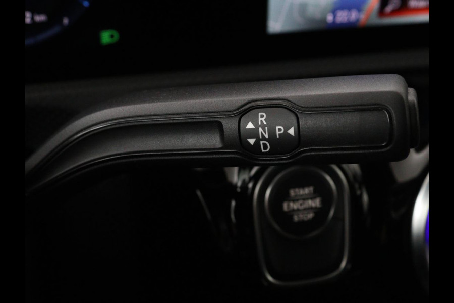 Mercedes-Benz A-Klasse 250 e AMG Line | Widescreen | Camera | Sfeerverlichting | Stoelverwarming | Full-LED | Navigatie | DAB+ | Cruise control