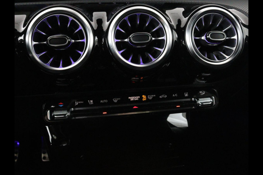Mercedes-Benz A-Klasse 250 e AMG Line | Widescreen | Camera | Sfeerverlichting | Stoelverwarming | Full-LED | Navigatie | DAB+ | Cruise control