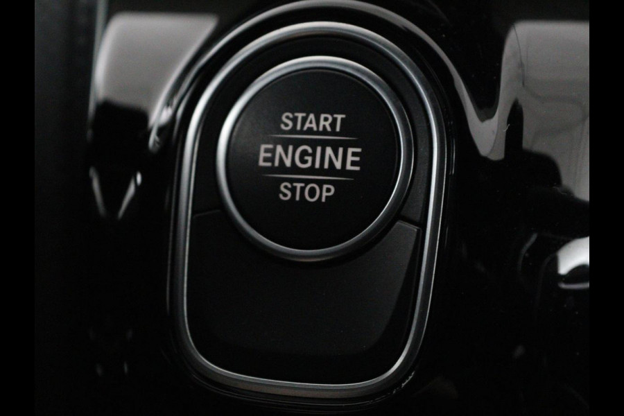 Mercedes-Benz A-Klasse 250 e AMG Line | Widescreen | Camera | Sfeerverlichting | Stoelverwarming | Full-LED | Navigatie | DAB+ | Cruise control