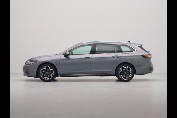 Volkswagen Passat Variant 1.5 eTSI 150pk R-Line Business Panorama Trekhaak Camera Side Assist 227