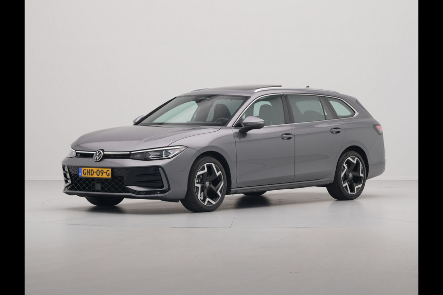 Volkswagen Passat Variant 1.5 eTSI 150pk R-Line Business Panorama Trekhaak Camera Side Assist 227