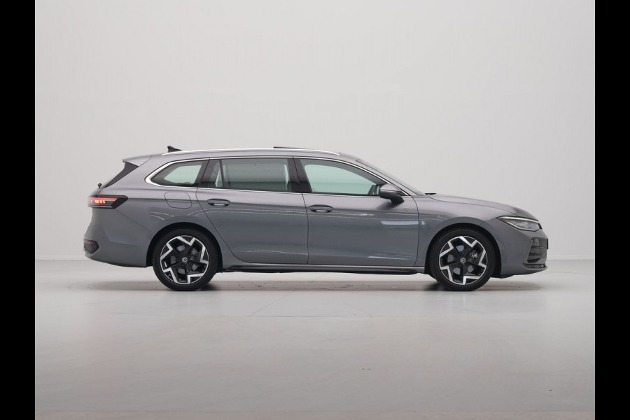 Volkswagen Passat Variant 1.5 eTSI 150pk R-Line Business Panorama Trekhaak Camera Side Assist 227