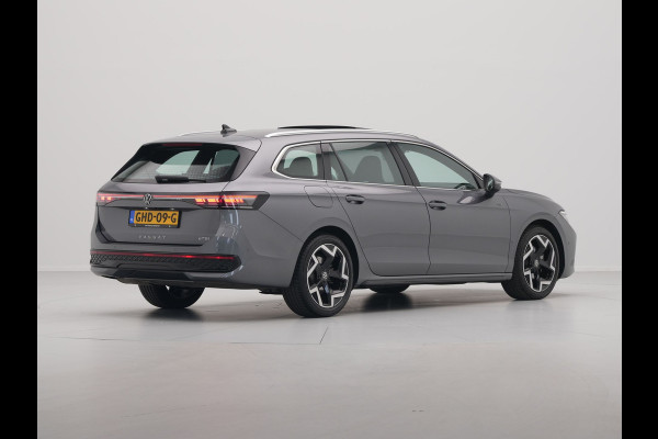 Volkswagen Passat Variant 1.5 eTSI 150pk R-Line Business Panorama Trekhaak Camera Side Assist 227