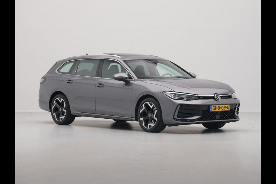 Volkswagen Passat Variant 1.5 eTSI 150pk R-Line Business Panorama Trekhaak Camera Side Assist 227