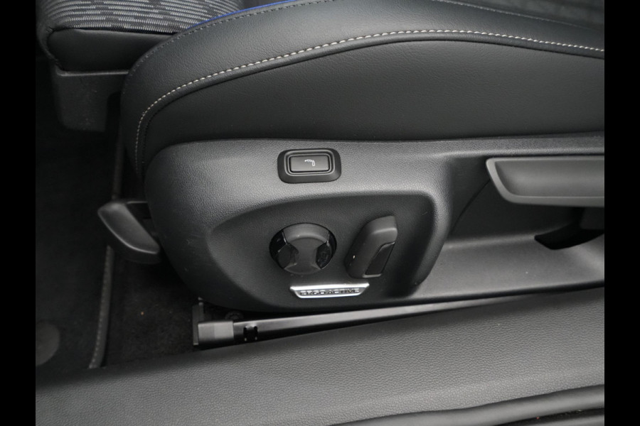Volkswagen Passat Variant 1.5 eTSI 150pk R-Line Business Panorama Trekhaak Camera Side Assist 227