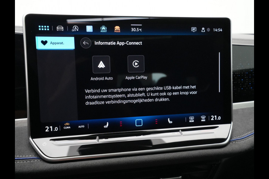 Volkswagen Passat Variant 1.5 eTSI 150pk R-Line Business Panorama Trekhaak Camera Side Assist 227