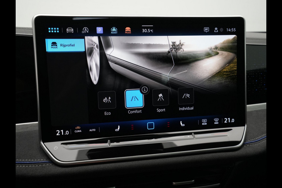 Volkswagen Passat Variant 1.5 eTSI 150pk R-Line Business Panorama Trekhaak Camera Side Assist 227