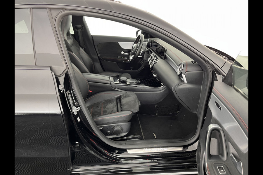 Mercedes-Benz CLA-Klasse 180 d Business Solution AMG Aut. *PANO | WIDE-SCREEN-COCKPIT | FULL-LED | AMBIENT-LIGHT | LEATHER-MICROFIBRE | CAMERA | NAVI-FULLMAP | ECC | PDC | CRUISE | SPORT-SEATS | 18"ALU*
