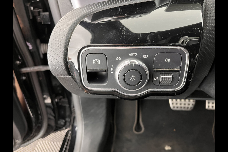 Mercedes-Benz CLA-Klasse 180 d Business Solution AMG Aut. *PANO | WIDE-SCREEN-COCKPIT | FULL-LED | AMBIENT-LIGHT | LEATHER-MICROFIBRE | CAMERA | NAVI-FULLMAP | ECC | PDC | CRUISE | SPORT-SEATS | 18"ALU*