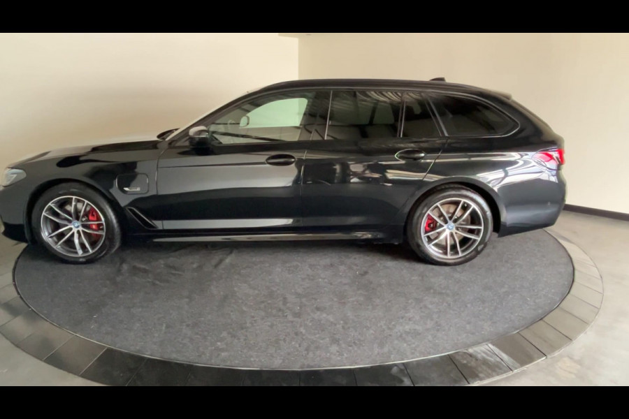 BMW 5 Serie Touring 530e Business Edition Plus | M-sport pakket | Parking pack | Connected pack professional