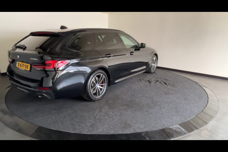BMW 5 Serie Touring 530e Business Edition Plus | M-sport pakket | Parking pack | Connected pack professional