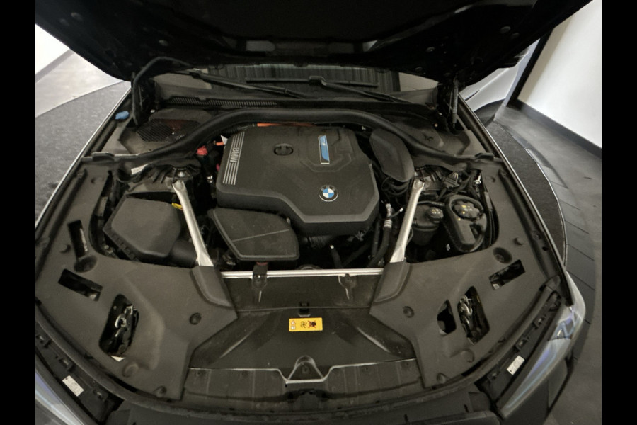 BMW 5 Serie Touring 530e Business Edition Plus | M-sport pakket | Parking pack | Connected pack professional