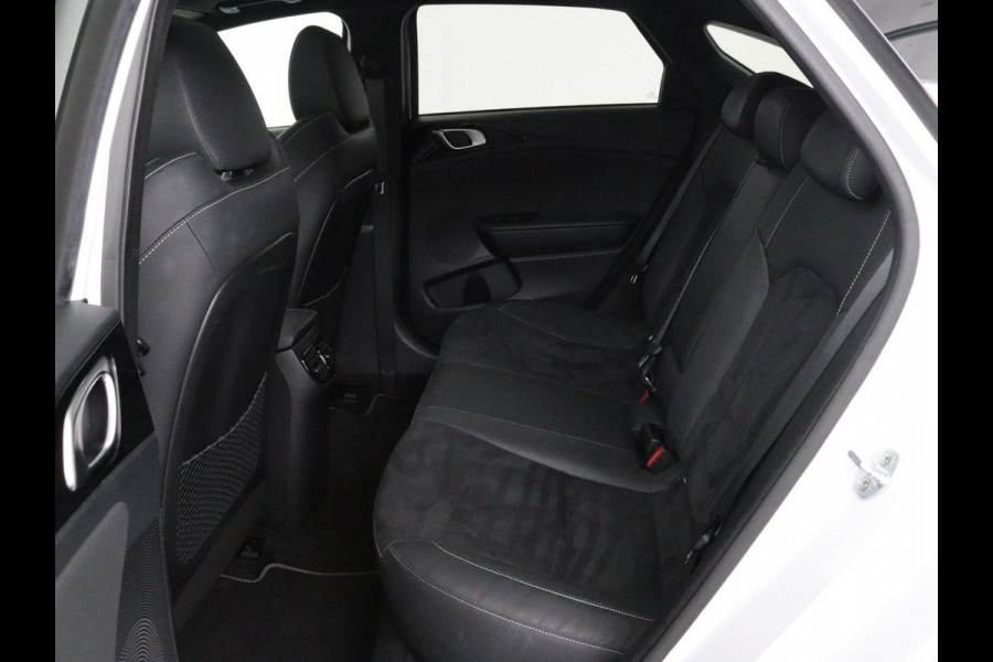 Kia ProCeed 1.4 T-GDI GT-PlusLine | Panoramadak | Stoel & stuurverwarming | Camera | Carplay | Keyless | Memory | JBL