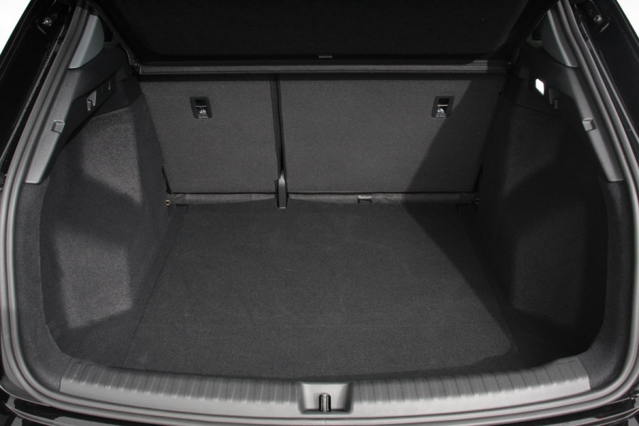 Audi Q4 e-tron 40 Advanced Edition | Navigatie | Climate Control | DAB | Led | Electrisch bedienbare achterklep | 19" Lichtmetalen velgen