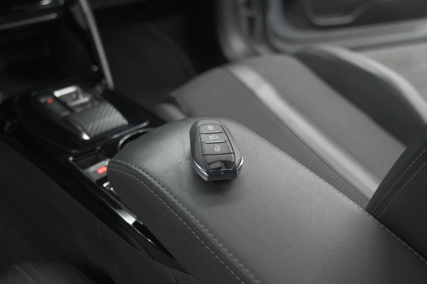 Peugeot 208 PureTech 131 EAT8 GT | Camera | Dodehoekdetectie | Navigatie | Carplay