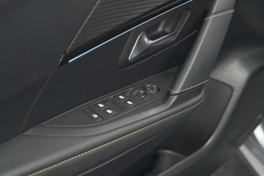 Peugeot 208 PureTech 131 EAT8 GT | Camera | Dodehoekdetectie | Navigatie | Carplay